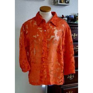 NWOT MIRASOL LACE BLOUSE